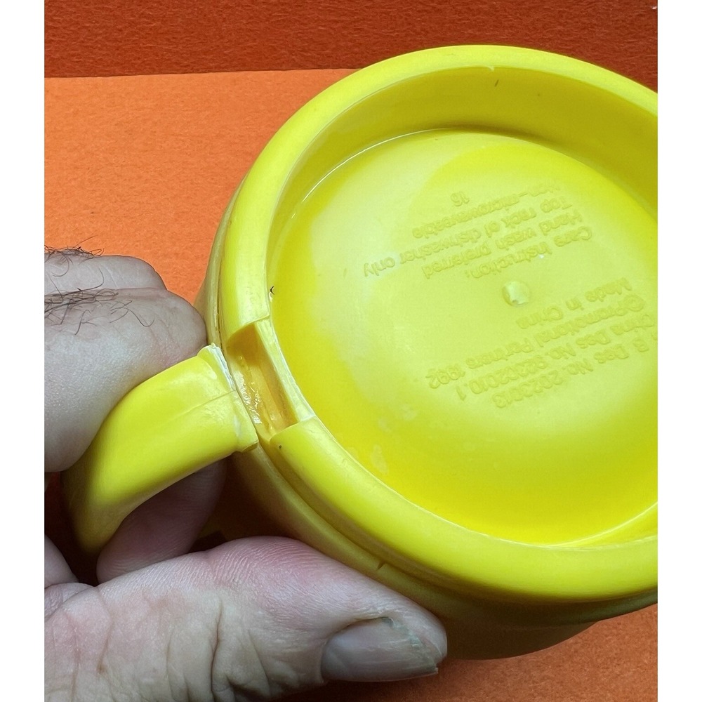 Vintage Tweety Bird Mug Plastic Coffee Cup Warner Bros Looney Tunes 1992 - Picture 7 of 7